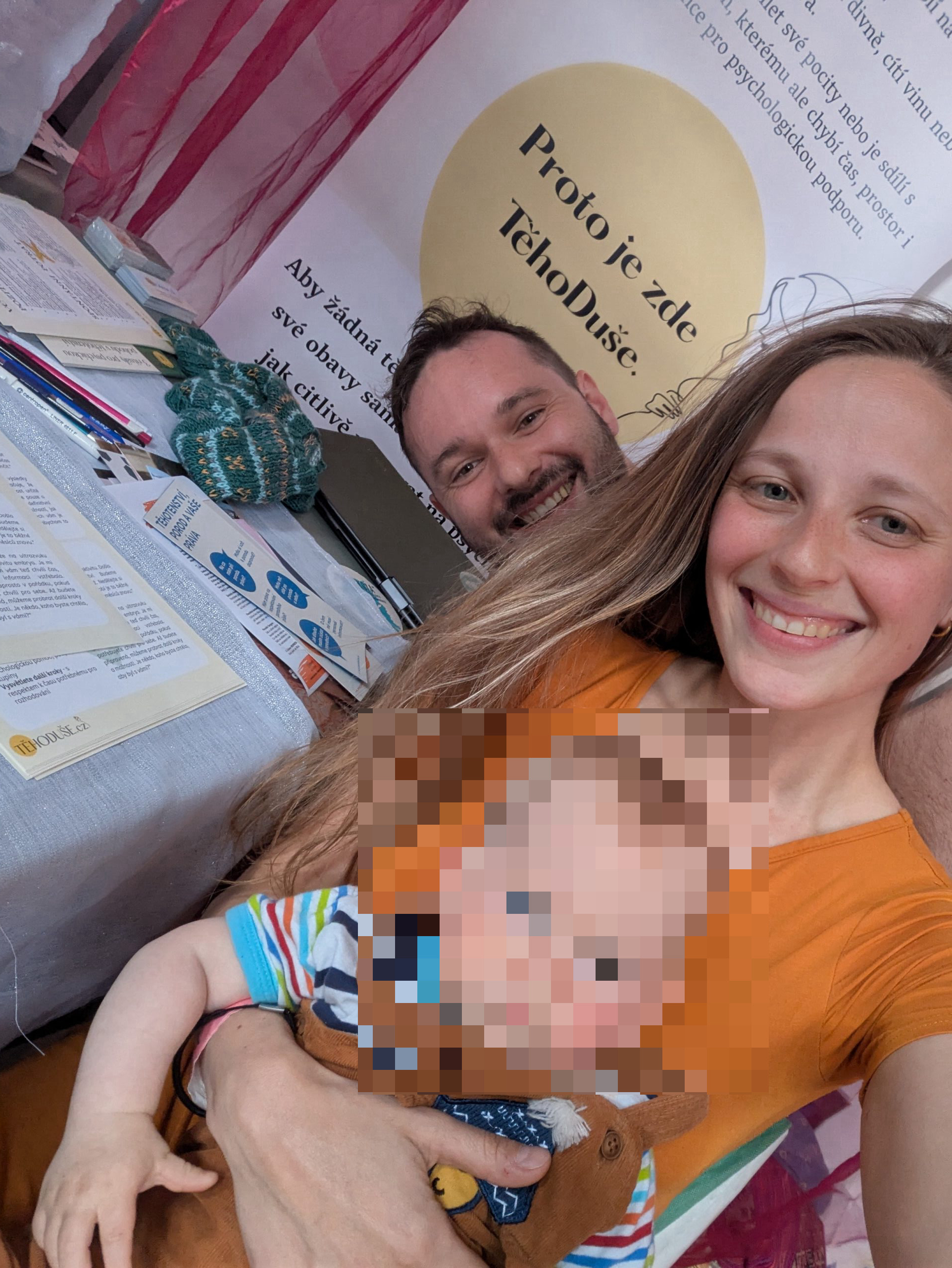 Tereza s rodinou u stánku TěhoDuše